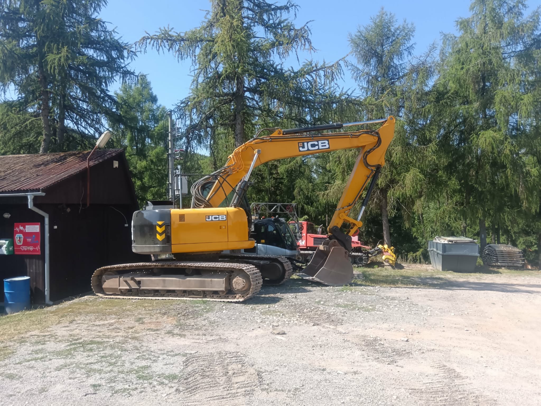 JCB – 24t · pásový báger